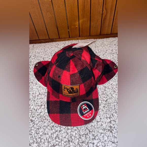NWT AVALANCHE CAP PLAID Sherpa Lined Trapper  Hat Double STRECH SIZE S/M - Picture 8 of 14